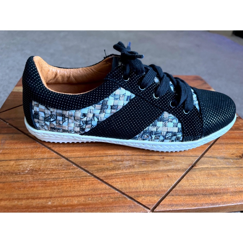 Bernie Mev Womens‎ Black Woven Dotted Low Top Sneakers Size 38/7 Lace Up Shoes